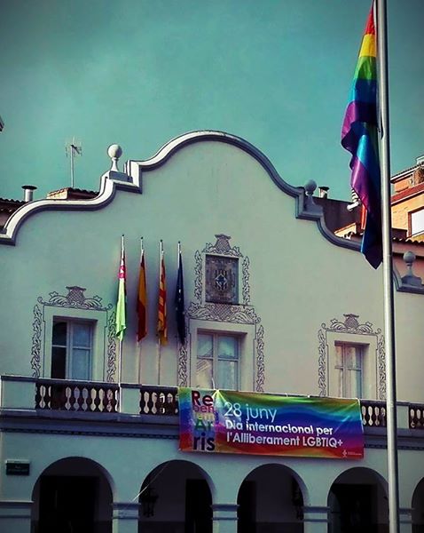 Cerdanyola oneja els colors de la llibertat LGTBIQ
