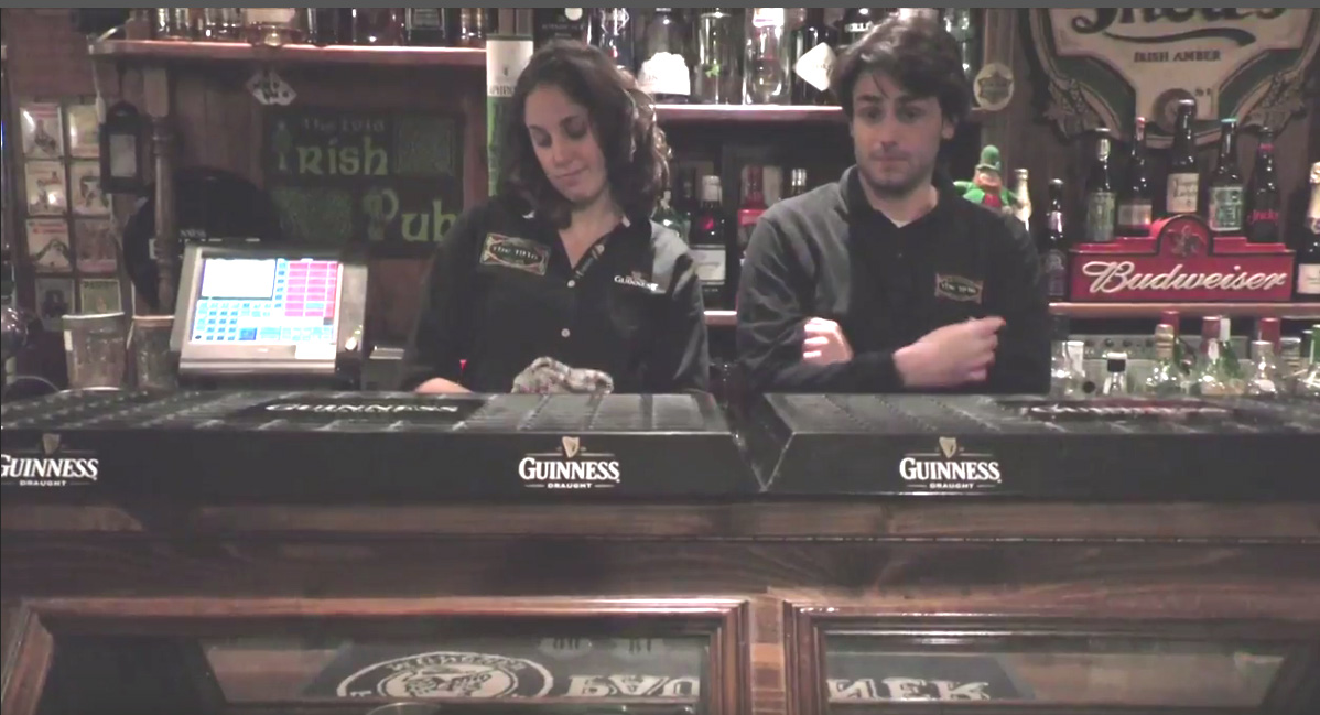 El 1916 Irish Pub reflecteix la vida quotidiana cerdanyolenca a la sèrie "Bona pinta"