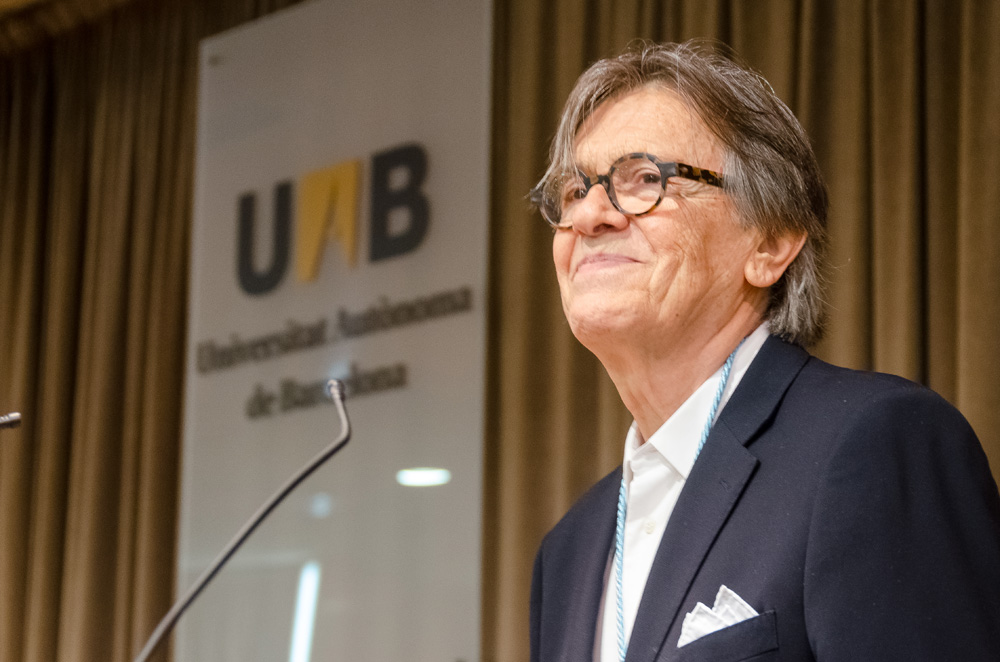 Josep Maria Flotats dedica a tot el món teatral el doctorat honoris causa  de la UAB