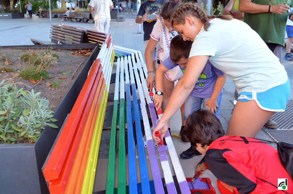 Cerdanyola es pinta amb els colors de Sant Martí  pels drets de les persones LGTBIQ+