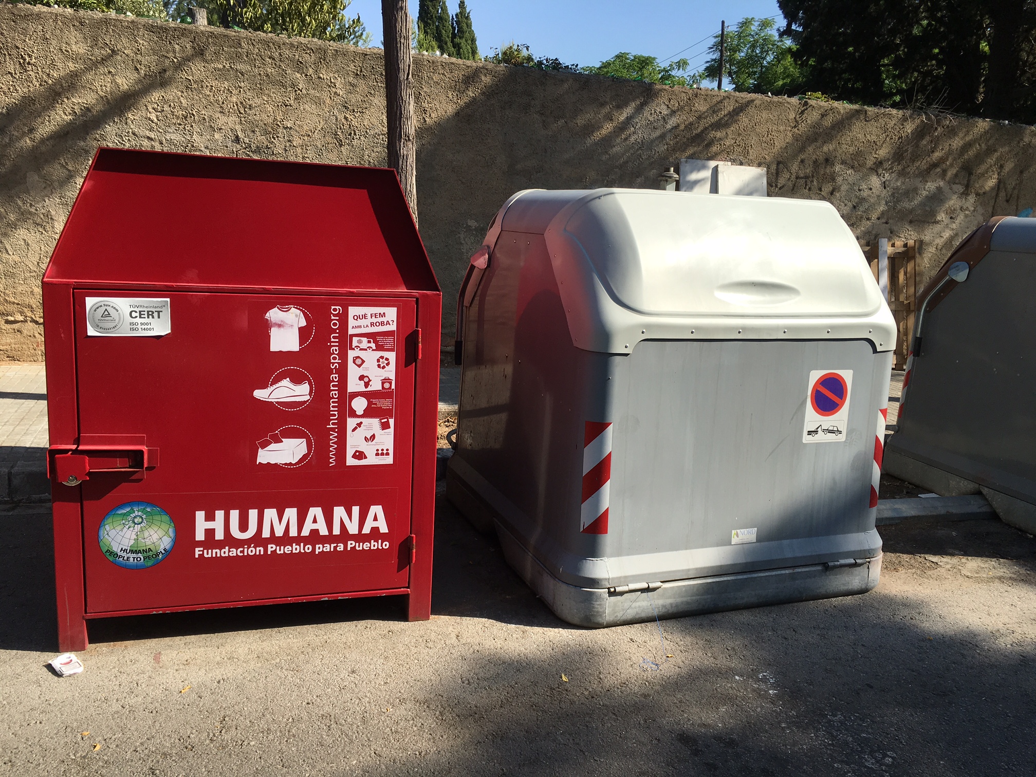 Cerdanyola diposita en els contenidors d'Humana 97 tones de tèxtil usat en sis mesos