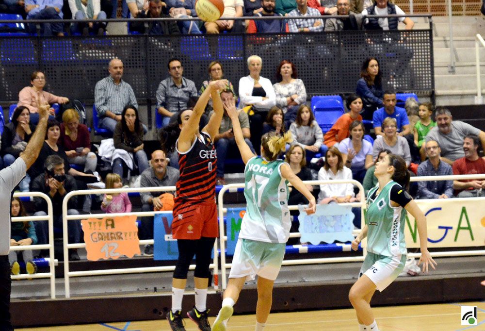 El femení de bàsquet trenca la imbatibilitat del GEiEG