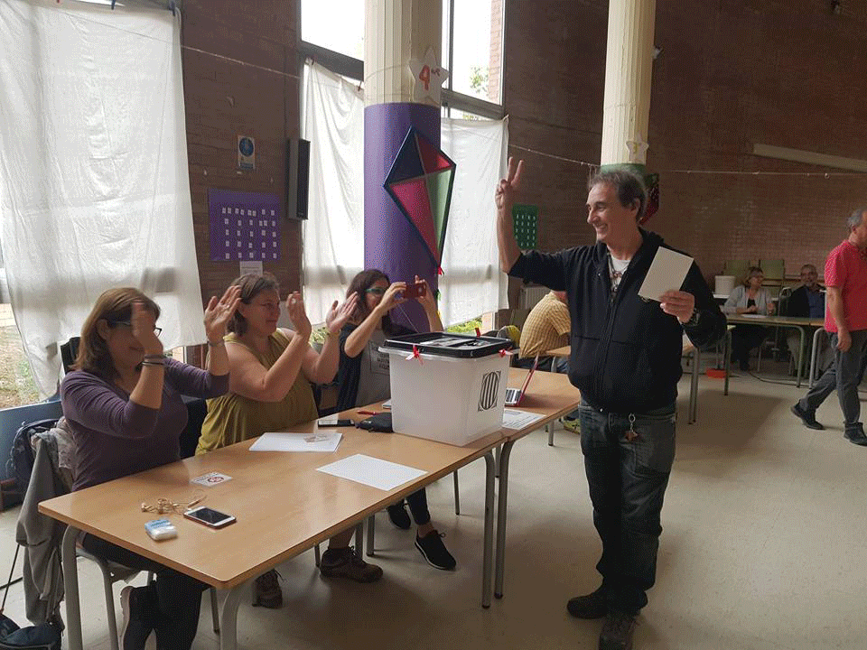 Comencen les votacions amb problemes d'internet