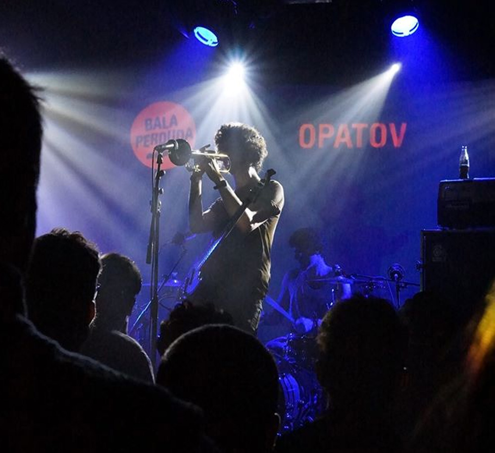 Amic Amiant celebra tres anys amb Opatov, Medalla, Bruises i Vetviolet en concert a Circus