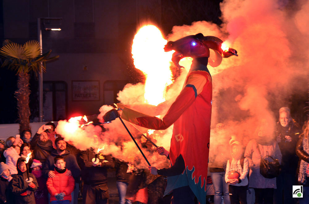 Els Diables treuen al carrer, per primera vegada, al Boc Manyut en la Trobada de Bèsties de Foc