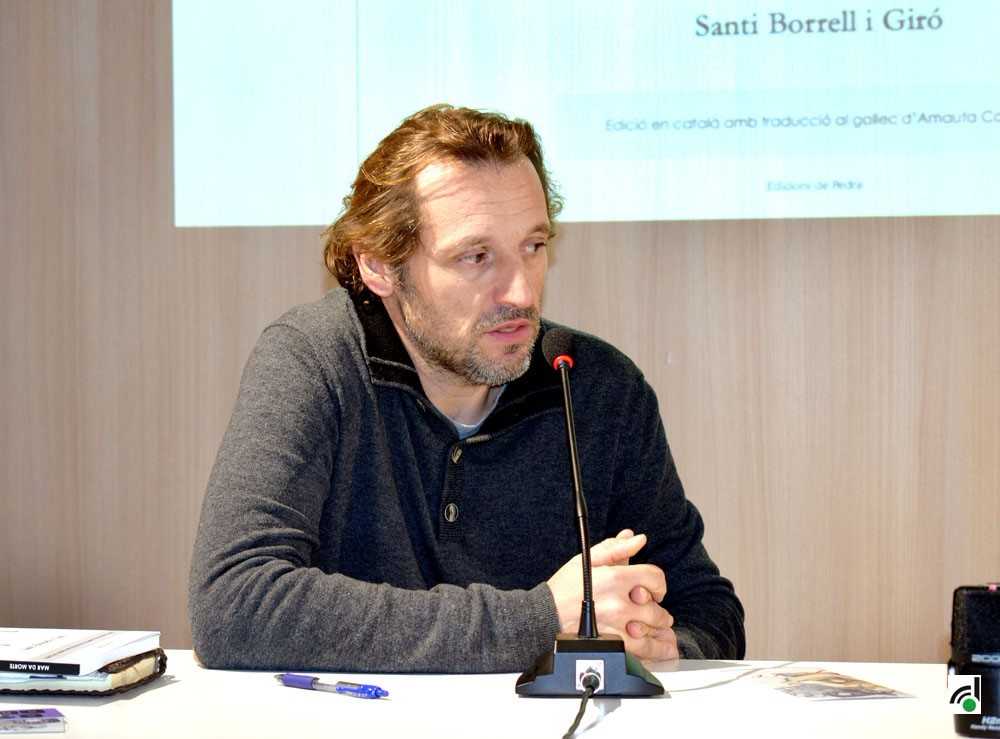 El poeta Santi Borrell diu que la tragèdia del Prestige va demostrar que l’estat té una base feixista que ara tornem a veure