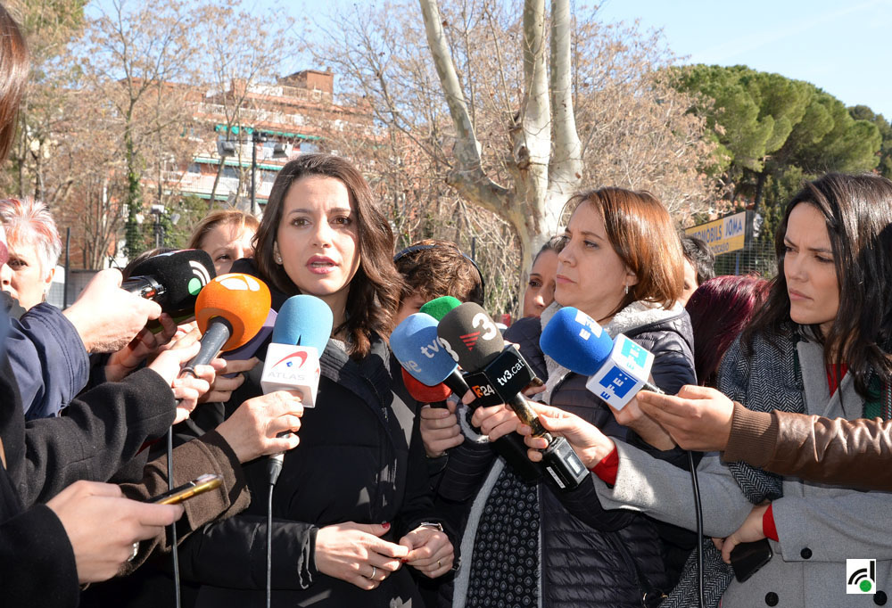 Arrimadas (C'S) convida Puigdemont a ser investit a Eurodisney