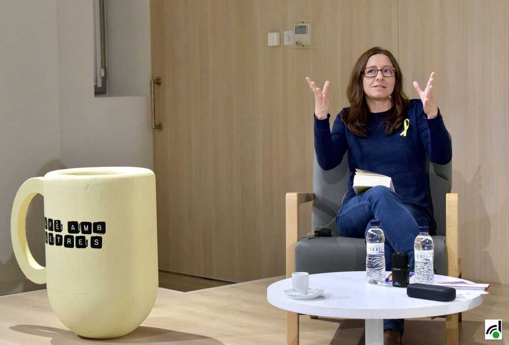Carme Martí dona veu a dones úniques i retrata el dolor humà al Cafè amb Lletres