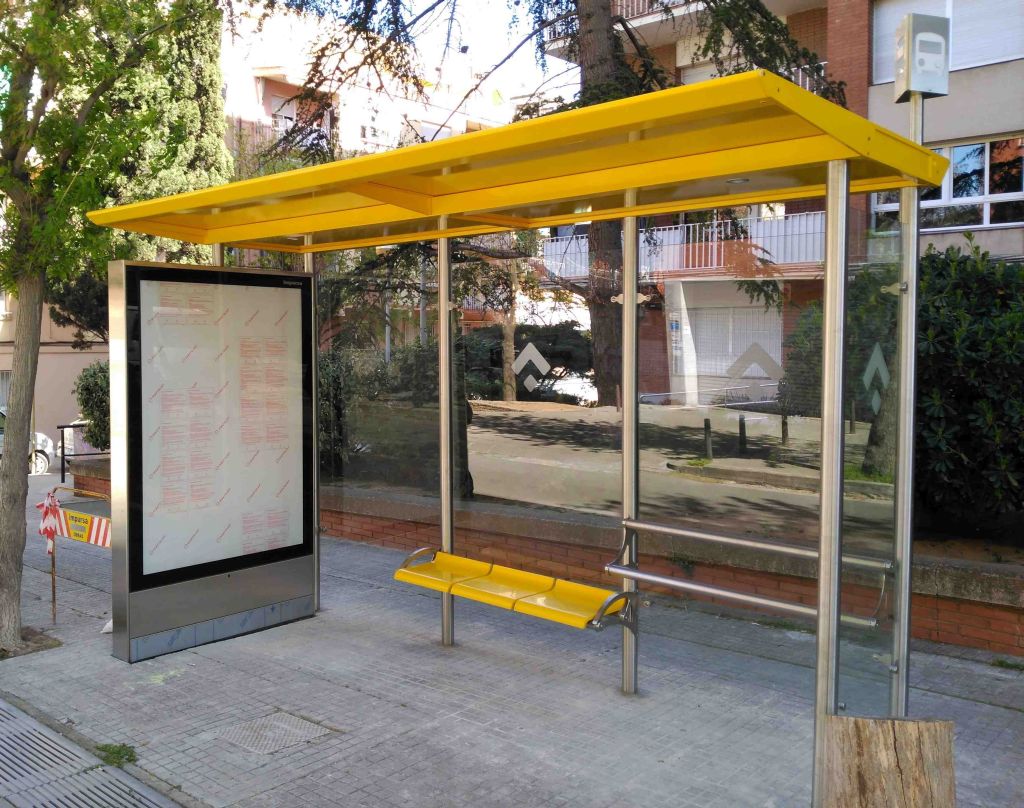 S'instal•len marquesines noves a 4 parades d'autobús de la ciutat