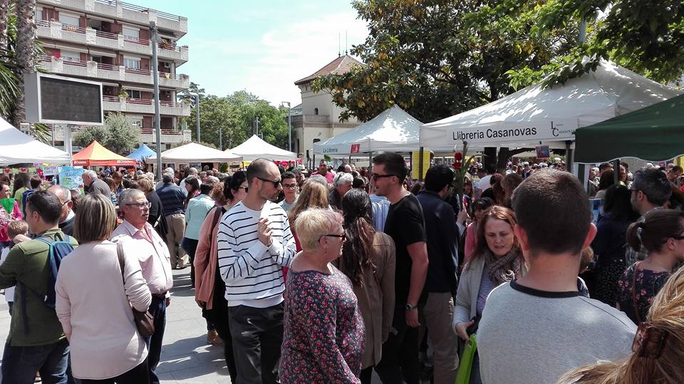 Sant Jordi cavalca fins a Cerdanyola per homenatjar De Pedrolo en el dia de la gent