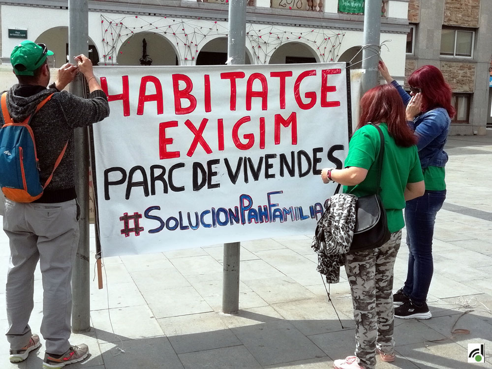 Trobada una solució per a l'afectada per un desnonament i la PAH es retira de l'Ajuntament