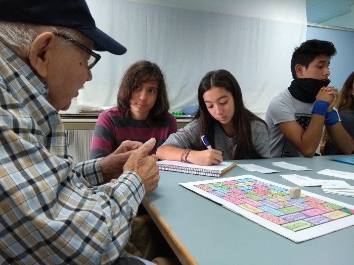 Alumnes del Jaume Mimó estrenen el documental 'Viure i aprendre' amb el testimoni de Gent Gran de Cerdanyola