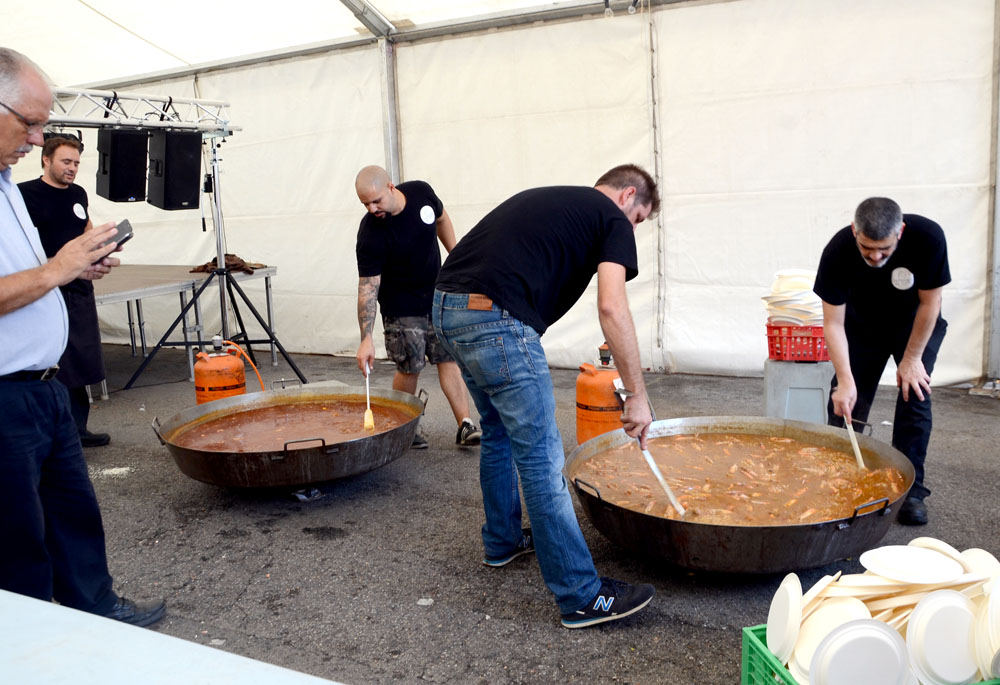El Pont Vell vol donar vida als carrers amb la 39a edició de la seva festa major