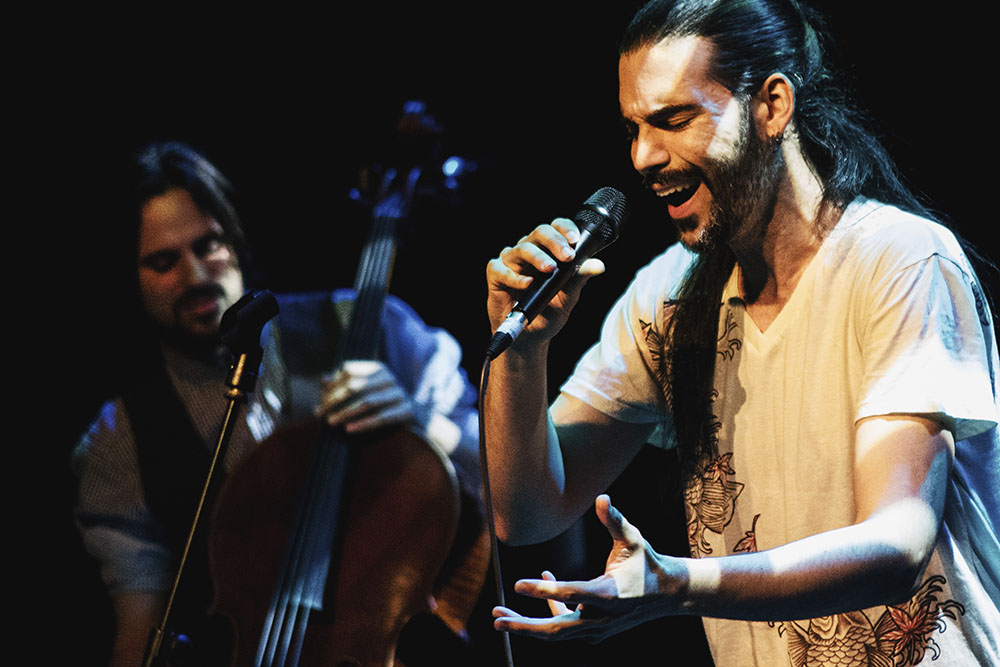 Pop-folk de fusió, aperitiu blueser, ritmes mexicans i ressons de Pink Floyd per obrir el curs musical