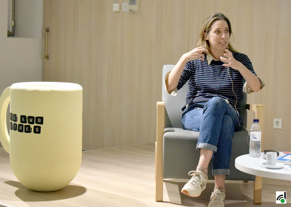 Llucia Ramis parla de les pèrdues i els silencis que ens envolten al Cafè amb lletres