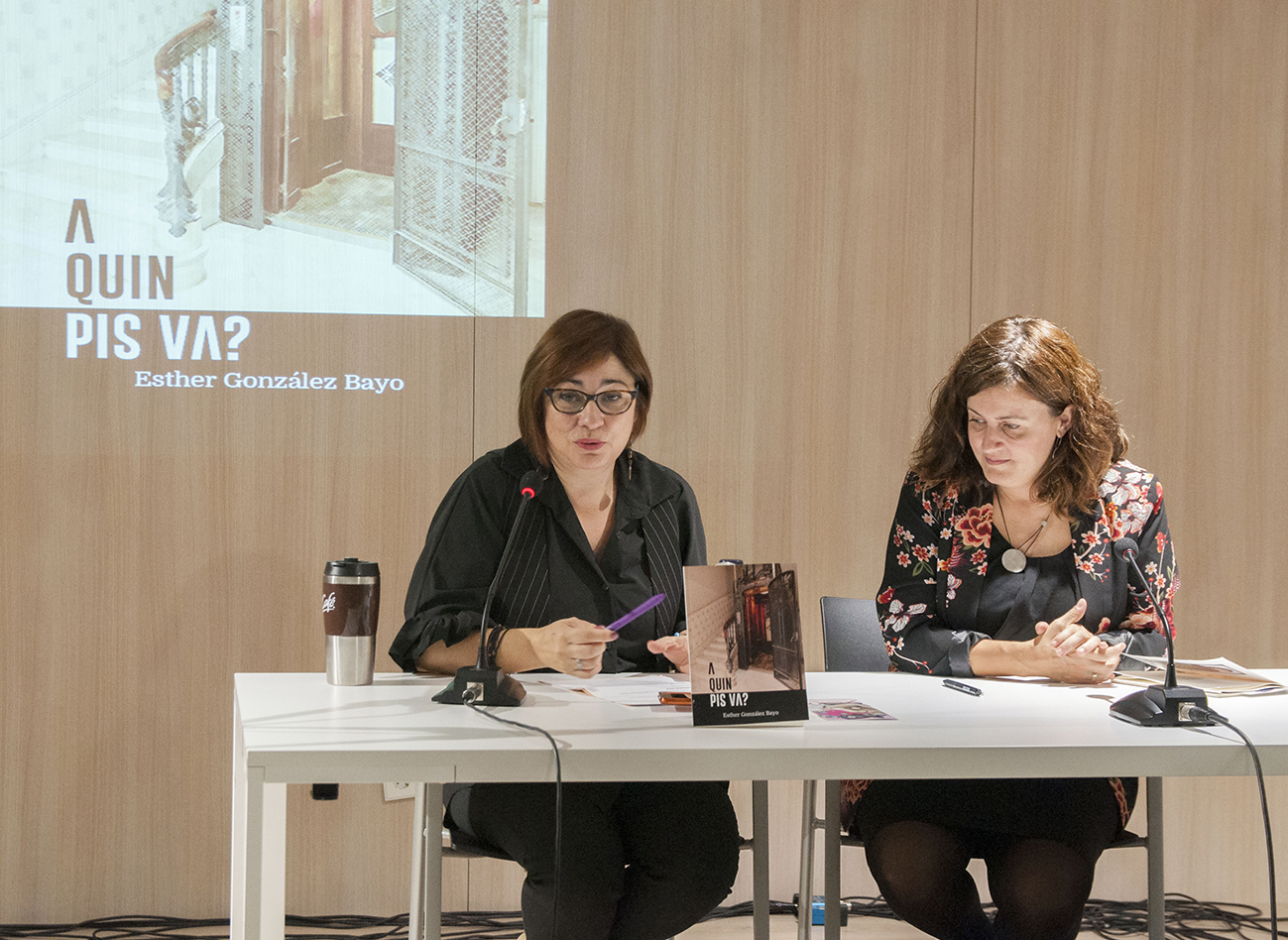 Esther González relata les interioritats d'una escala de veïns a 'A quin pis va?'