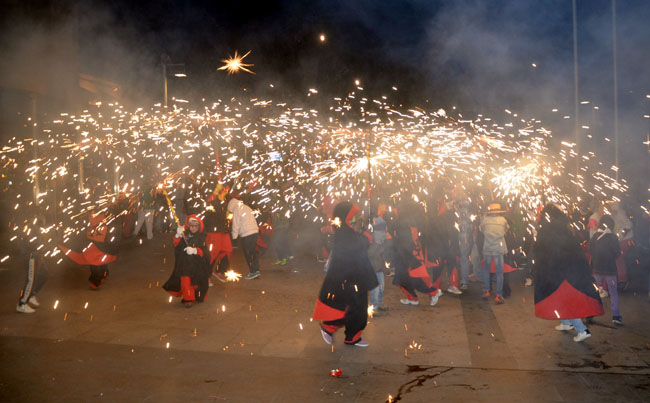 Consells per a gaudir al màxim i amb seguretat del Correfoc de la Festa de Tardor