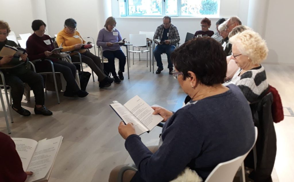 La Biblioteca Central posa en marxa un club de lectura en veu alta