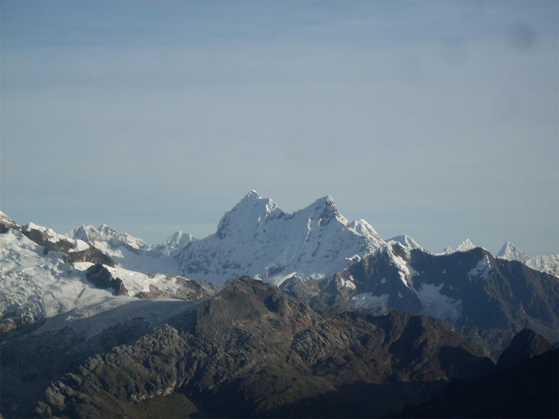 Mostres de condol d'arreu per les víctimes de l'accident dels Andes