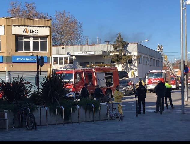 Incendi sense víctimes a una empresa de la zona de la Bòbila