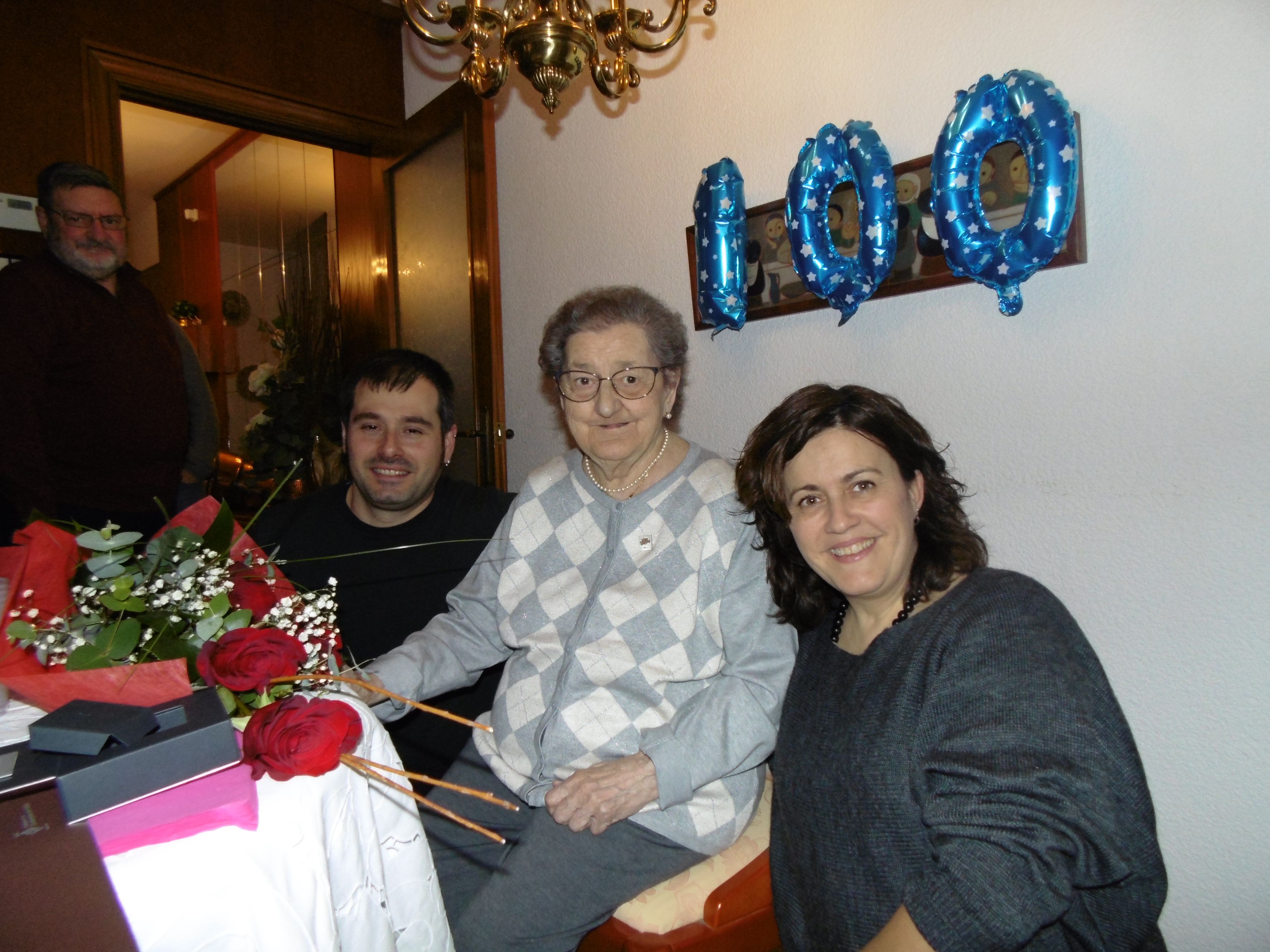 Homenatge a la centenària Ángela Gómez Domínguez