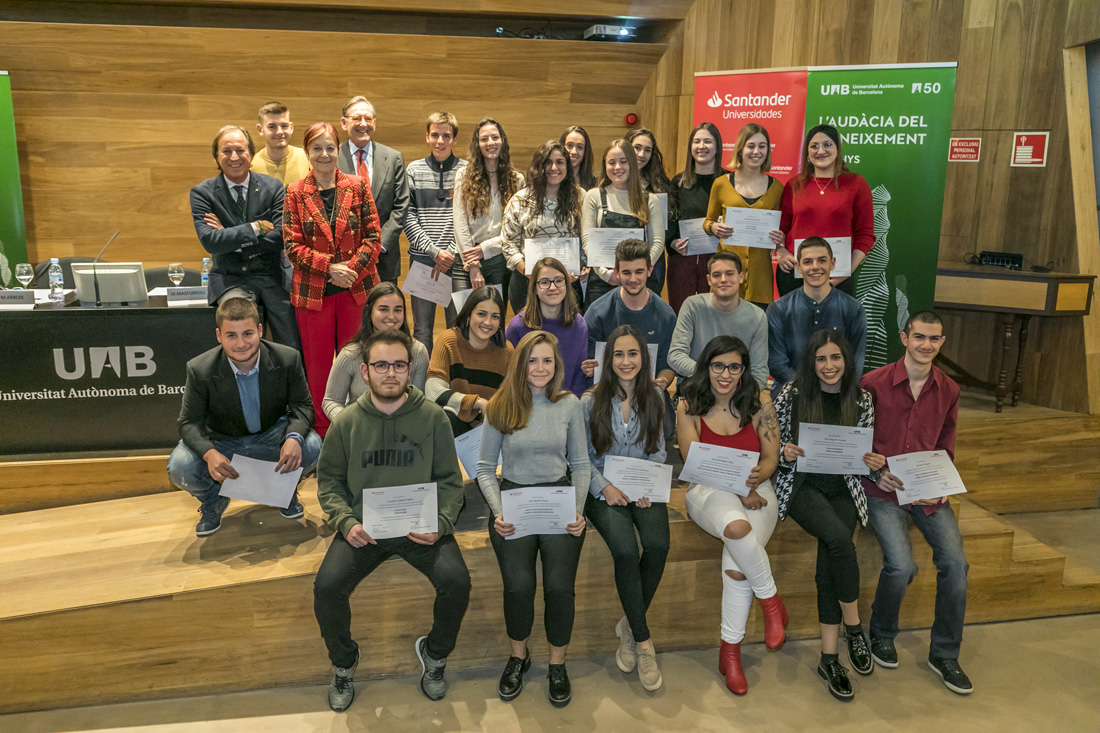 5 cerdanyolencs accedeixen a una Beca Itaca per a joves amb talent
