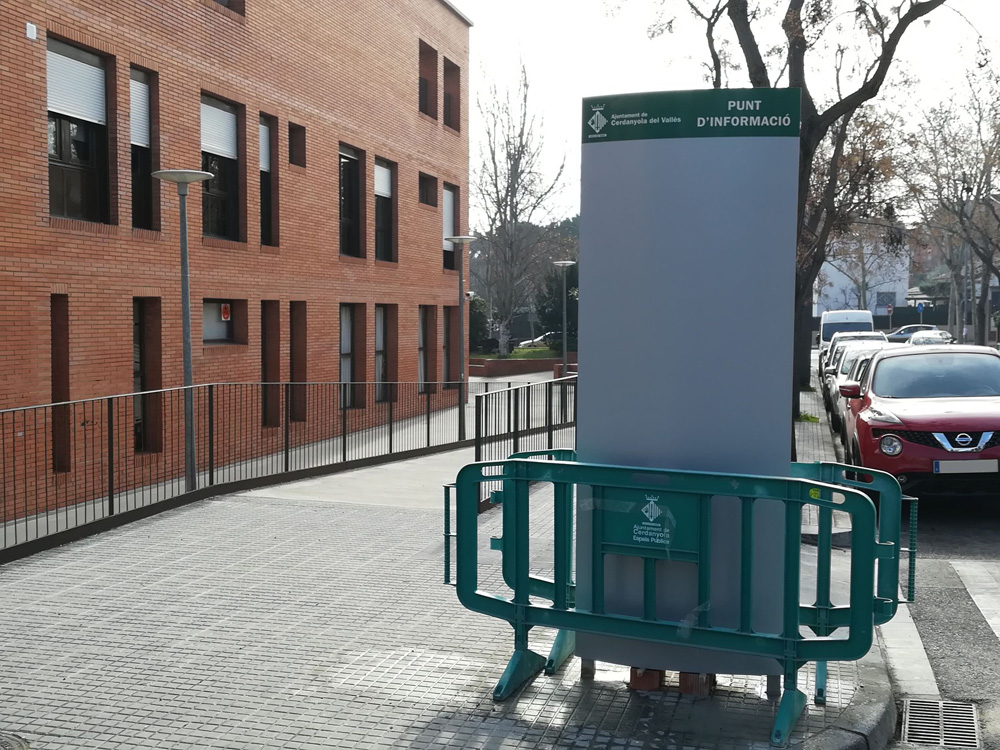 Nous plafons informatius als carrers de la ciutat