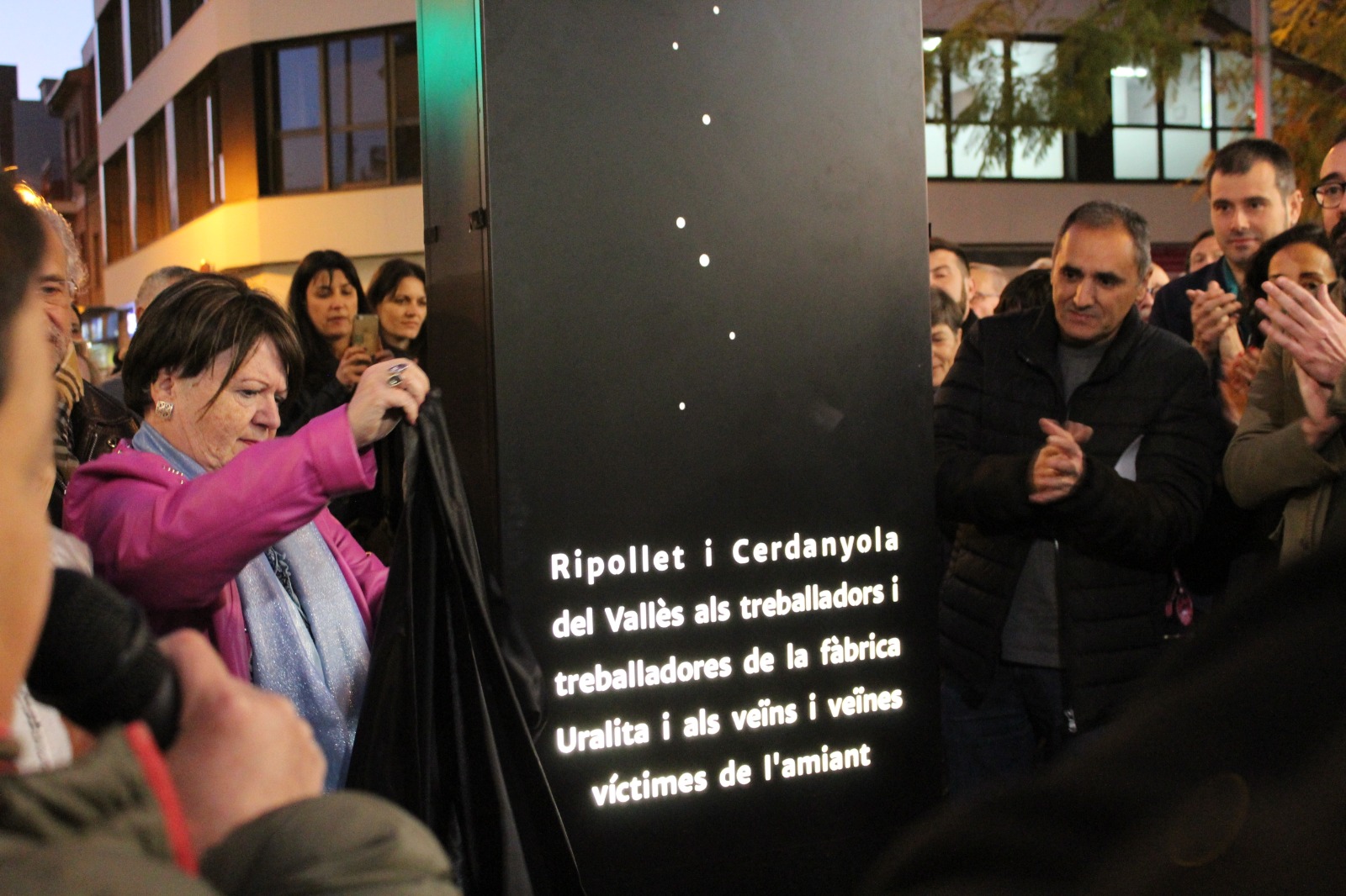 Cerdanyola i Ripollet homenatgen amb un Memorial les víctimes de l'amiant