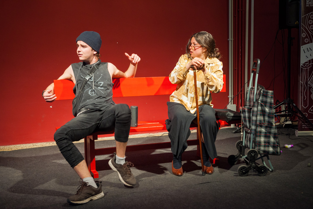 Celebrant la universalitat del teatre, realitat efímera que llaura llavor eterna