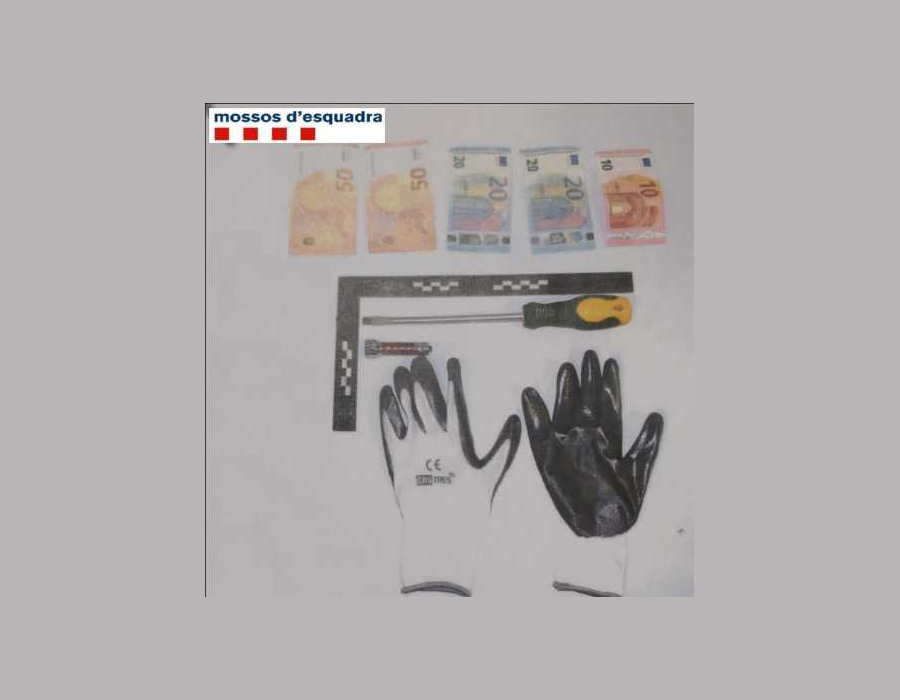 Detenen un home acusat de tres robatoris a domicilis