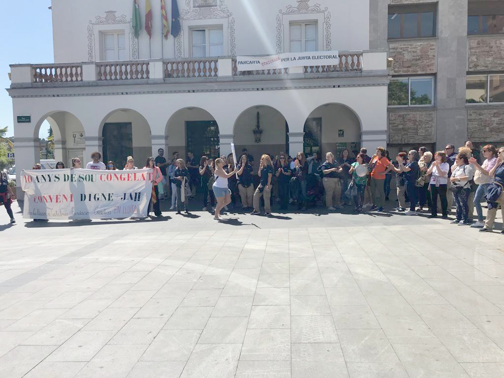 Treballadors de Catalònia Fundació Creactiva es concentren per demanar millors condicions laborals