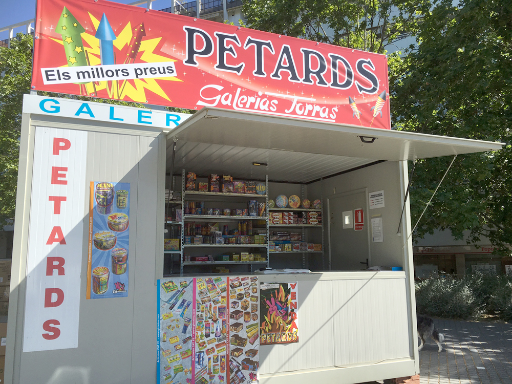 Petards, un esclat de llum i color que cal saber utilitzar amb precaució