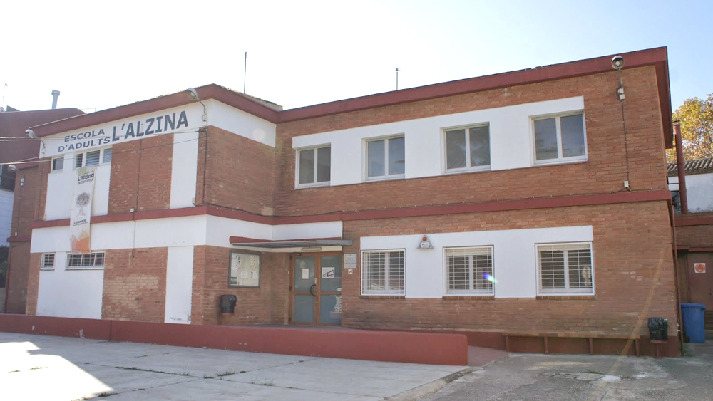S'obren les preinscripcions per al curs 2019-2020 a l'Escola d'Adults L'Alzina