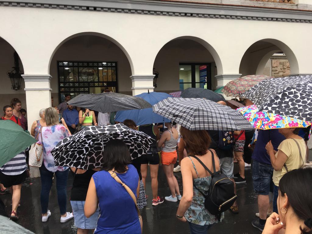 Crit unànime per reclamar als poders públics una resposta ferma contra la violència masclista
