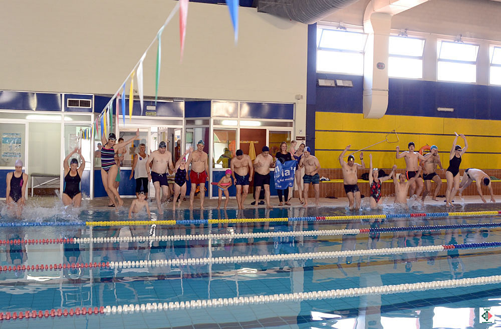 Sis piscines de la ciutat participen en una nova edició del Mulla't per l'Esclerosi Múltiple