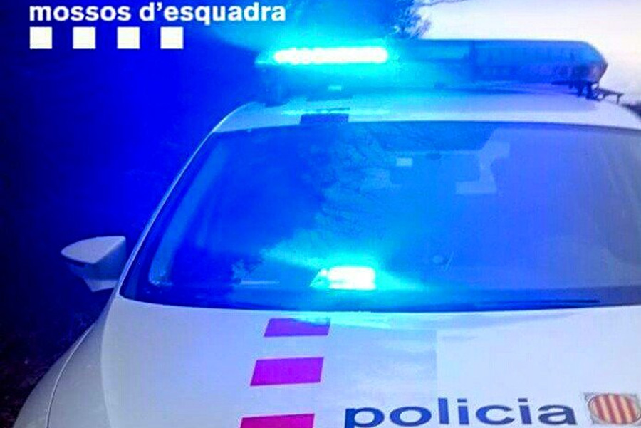 Detinguts in fraganti robant a un domicili de Serraperera