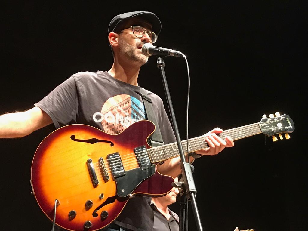 Professors de l'EMM Aulos propaguen el blues entre l'alumnat d'ESO