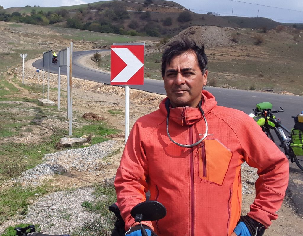 Néstor Yuguero continua cap a l'oest el seu viatge en bicicleta pel món