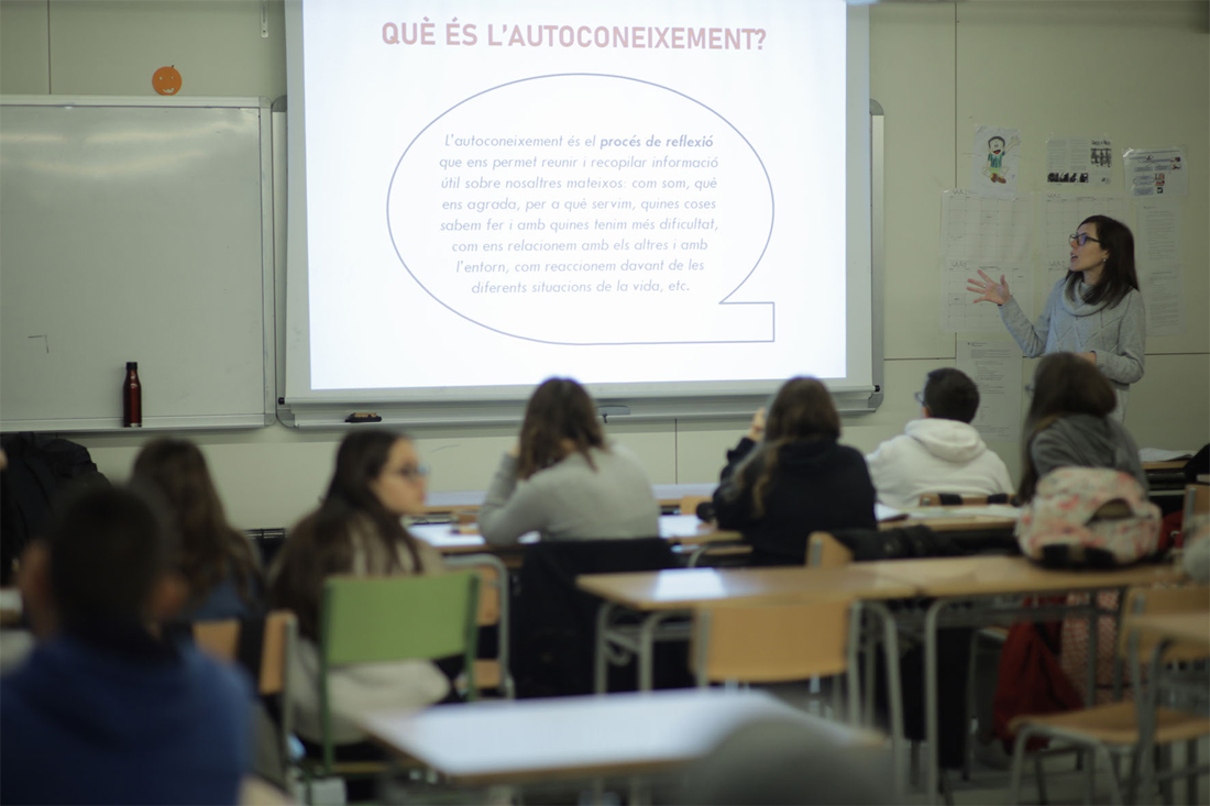 La tercera edició de l’OrientaCerdanyola comença amb xerrades d’autoconeixement als instituts