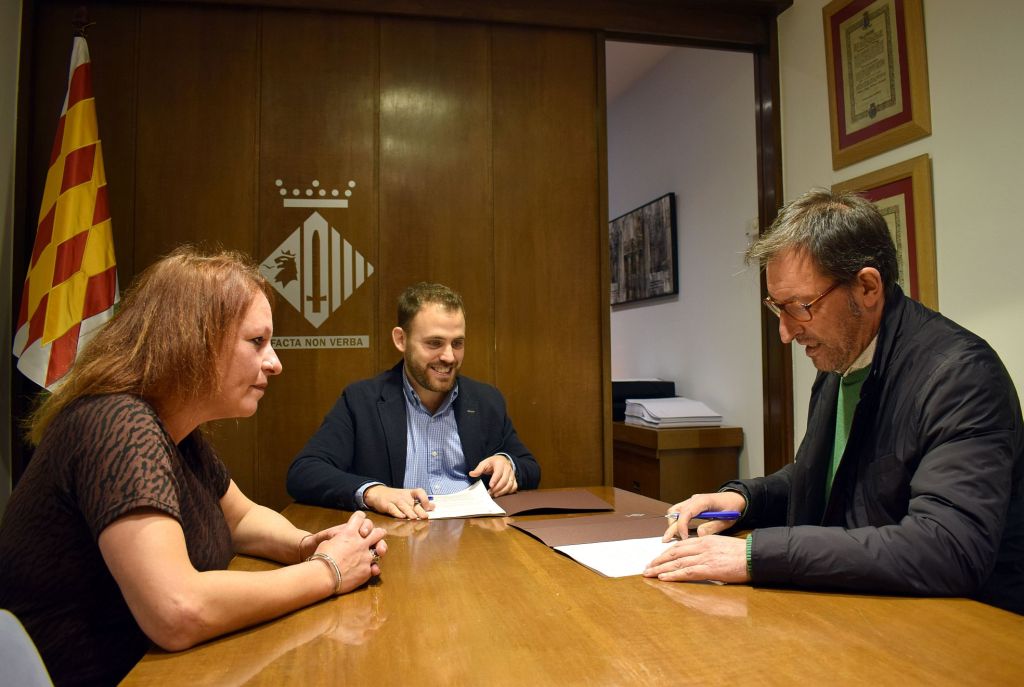 L'Ajuntament signa el conveni que fa possible el projecte d'atenció psicosocial a persones amb càncer