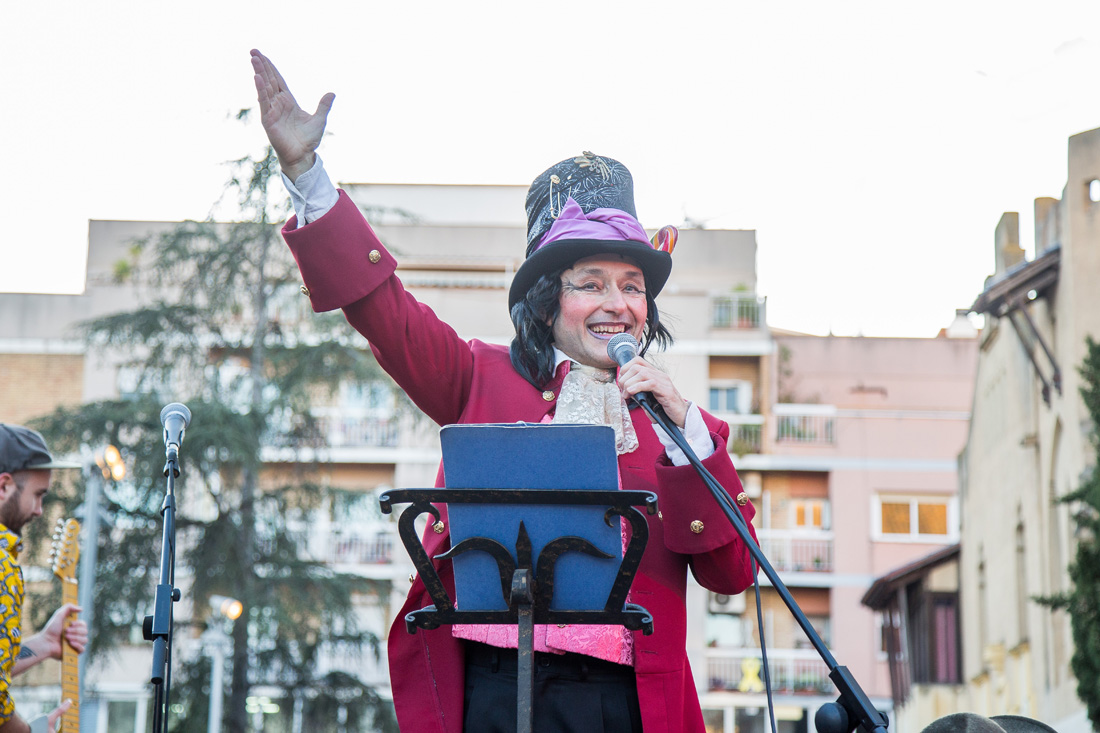 El Carnestoltes obre el Carnaval amb una crida a gaudir de la vida amb urgència i alegria