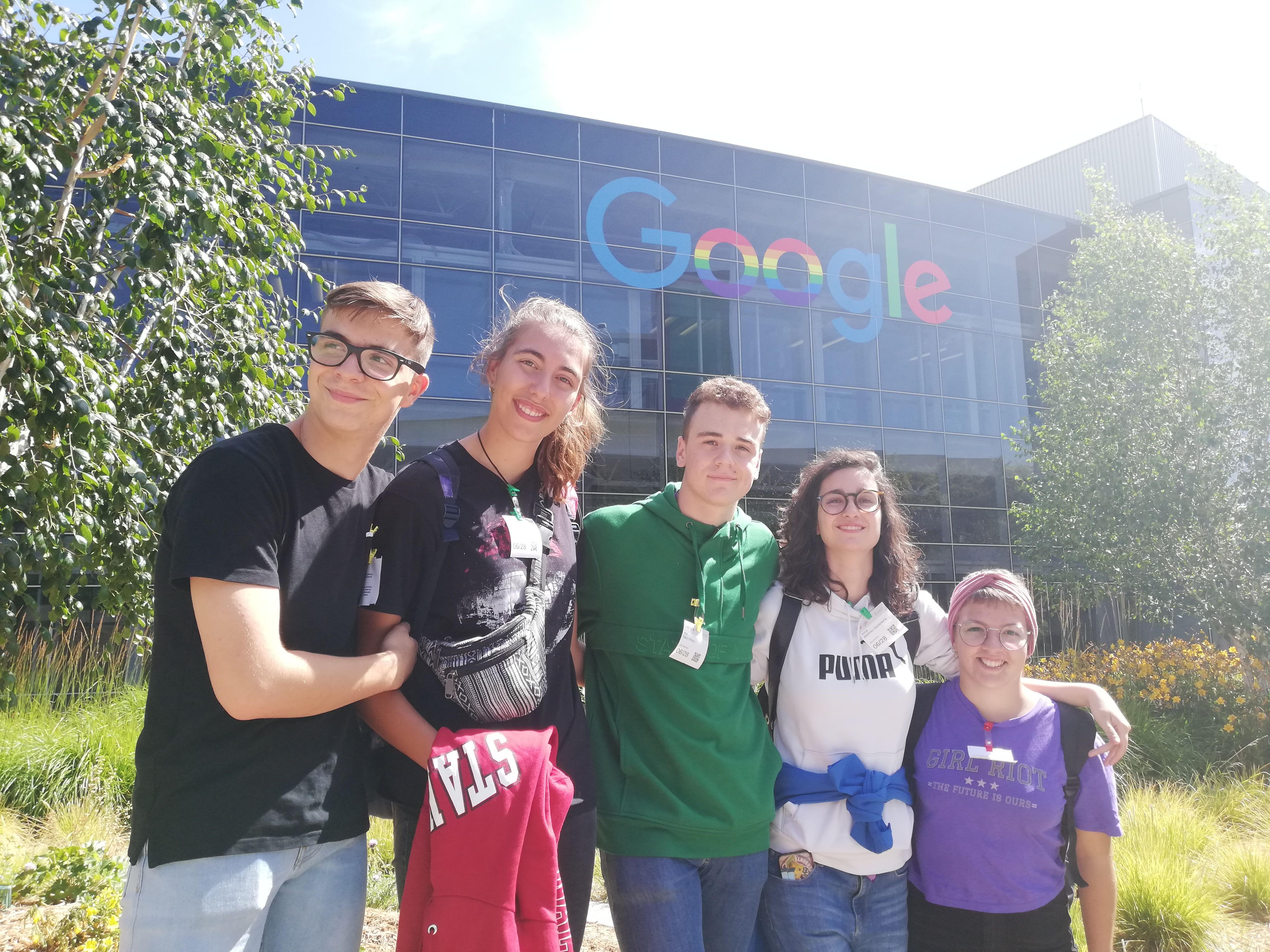 Alumnat de 1r de batxillerat de l'Institut Pere Calders treballa en una alternativa al plàstic