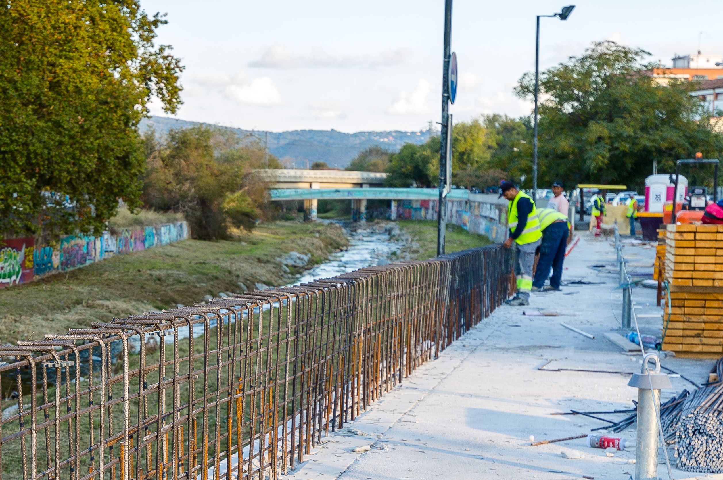 La passarel·la per a vianants que connecta Les Fontetes amb Salvador Espriu quedarà tallada per obres durant un mes